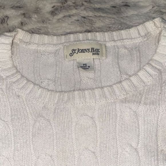 item St John’s petite sweater - Picture 2 of 2